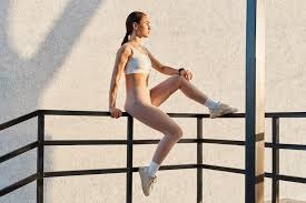 快船雄鹿达成6换1交易，仅一夜小卡字母哥联手争冠！